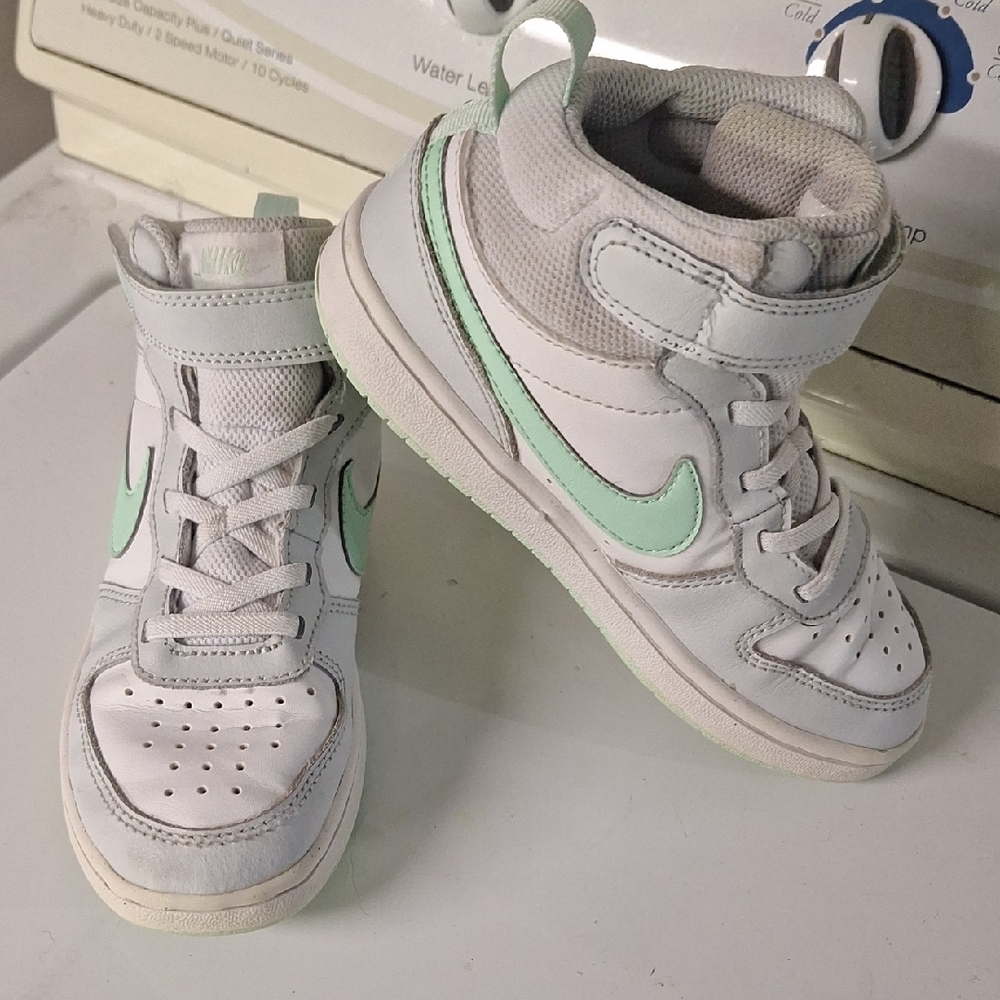 Nike Kids High-Top Sneakers - White and Mint